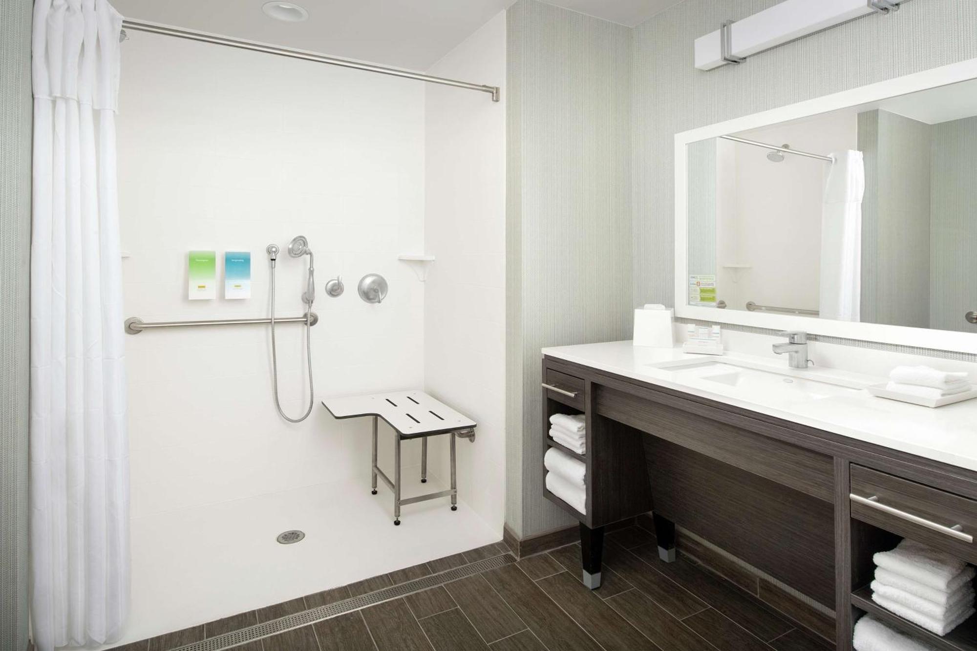 Home2 Suites By Hilton Charlottesville Downtown Buitenkant foto